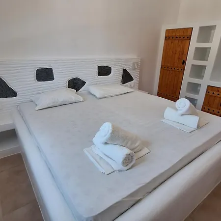 Chryssa Apartman Gávrio